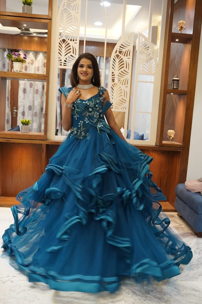 The Rajmandir Fashion - Rental Bridal Lehenga in Udaipur/ Bridal Lehenga in Udaipur photo 3