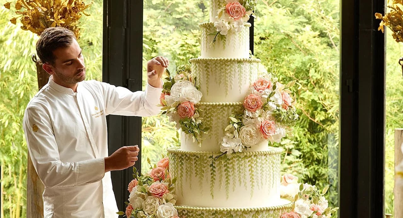 Custom Wedding Cakes in Udaipur: Top Bakers & Designers